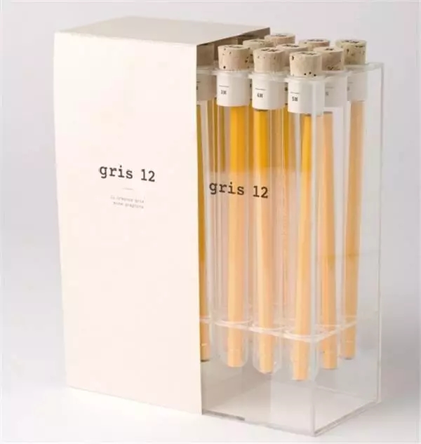 看著像試管,其實是鉛筆的包裝